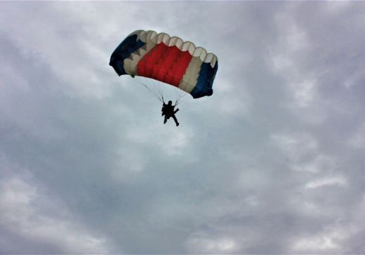 Награды вручали поздним вечером…