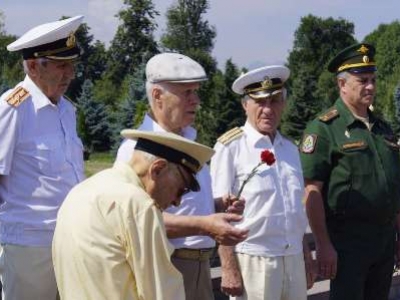 Традиционный автопробег в честь Дня Военно-морского флота