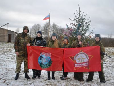 В дни каникул юнармейцы вышли в поле…